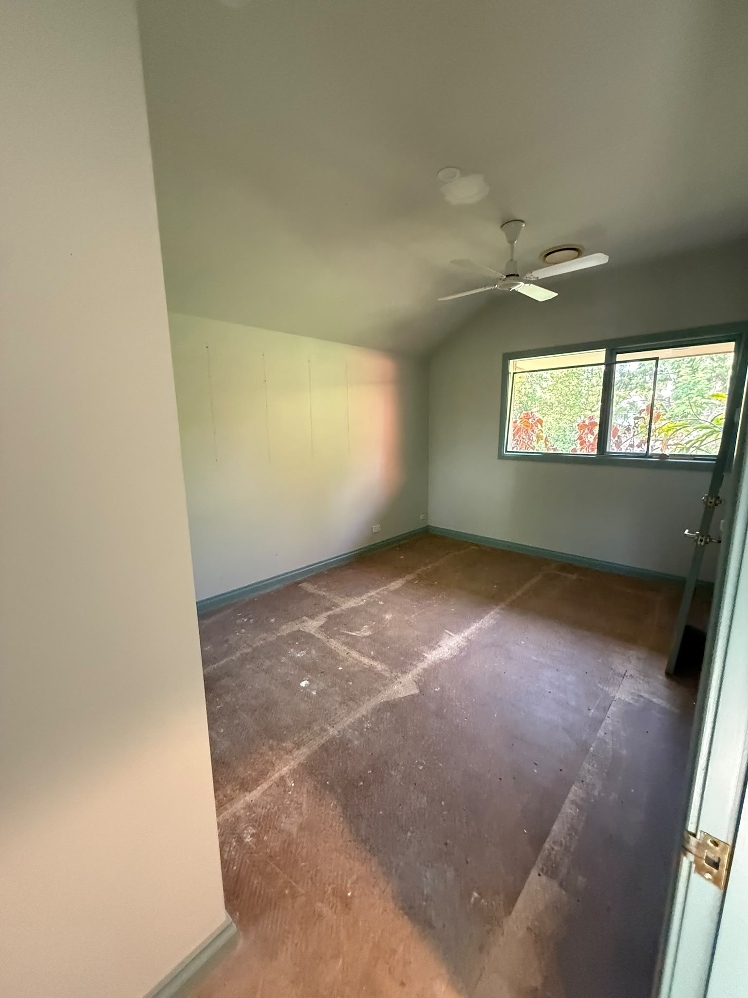 Kew Full-House Strip-Out — 8