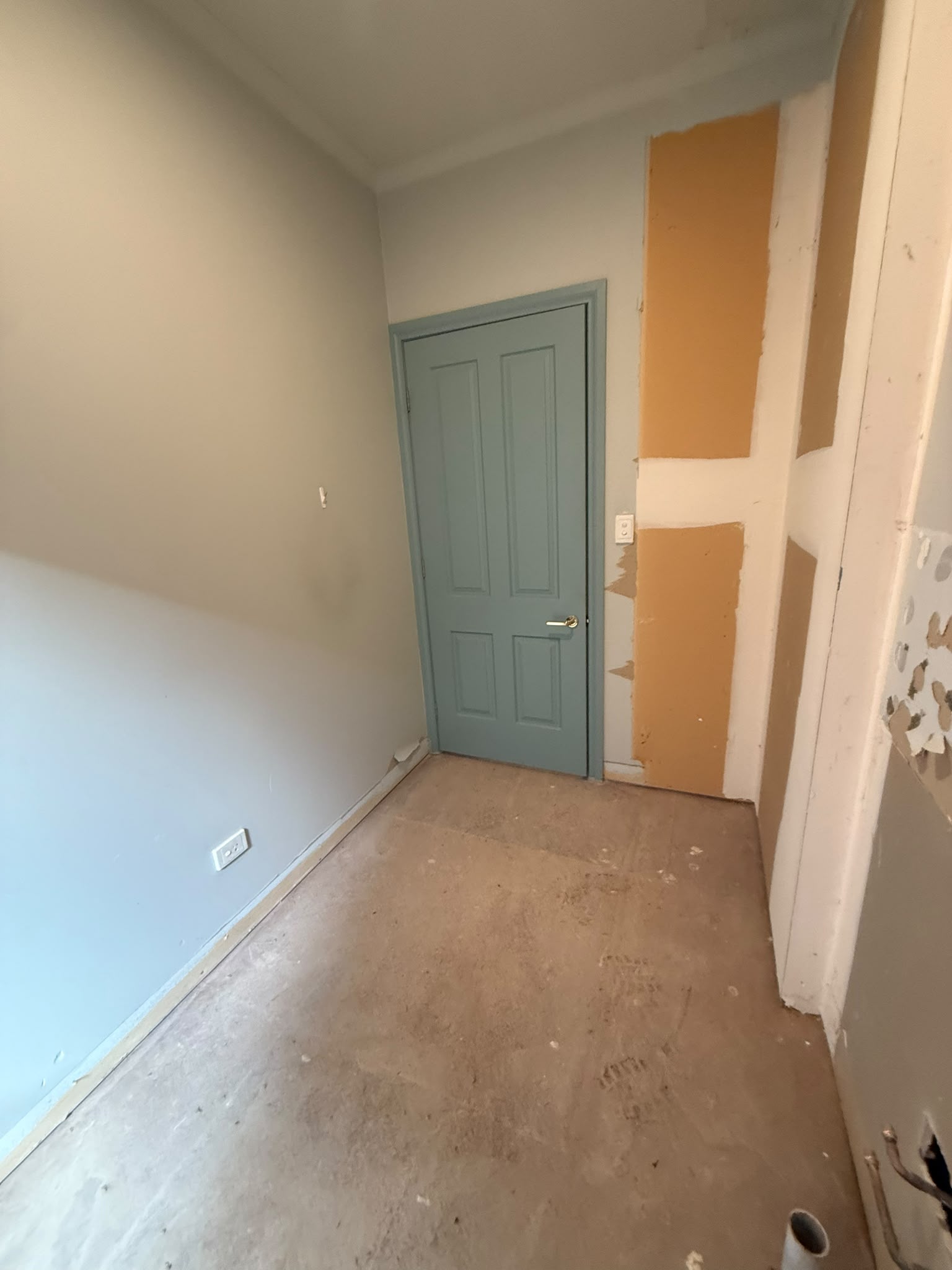 Kew Full-House Strip-Out — 12